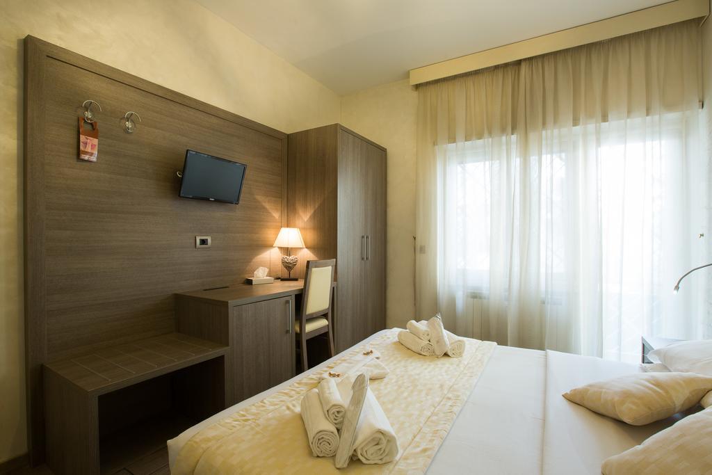 Relais Tiburtina Bed and Breakfast Rome Buitenkant foto
